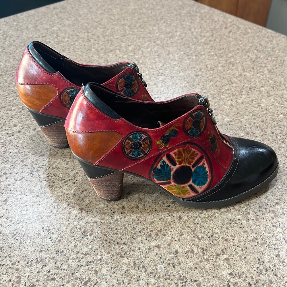 L’artiste by Spring Step ankle bootie - 39